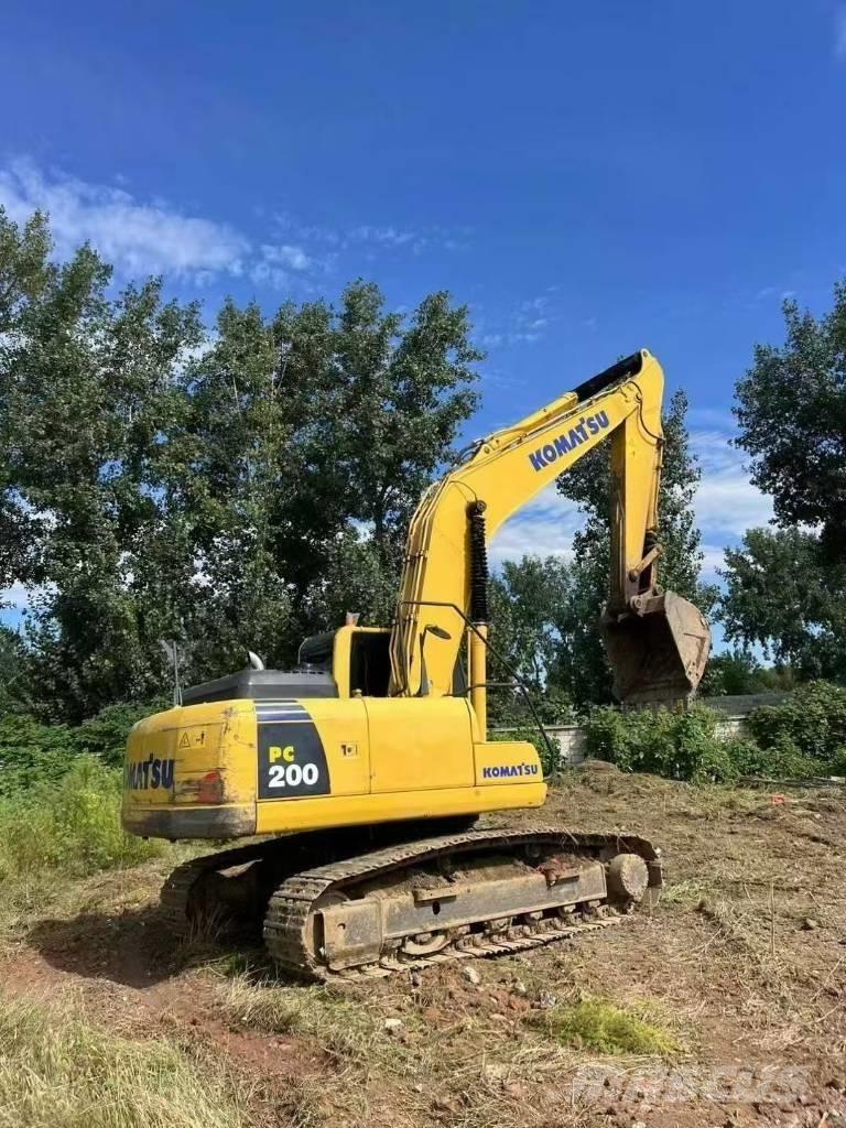 Komatsu PC 200 Kāpurķēžu ekskavatori