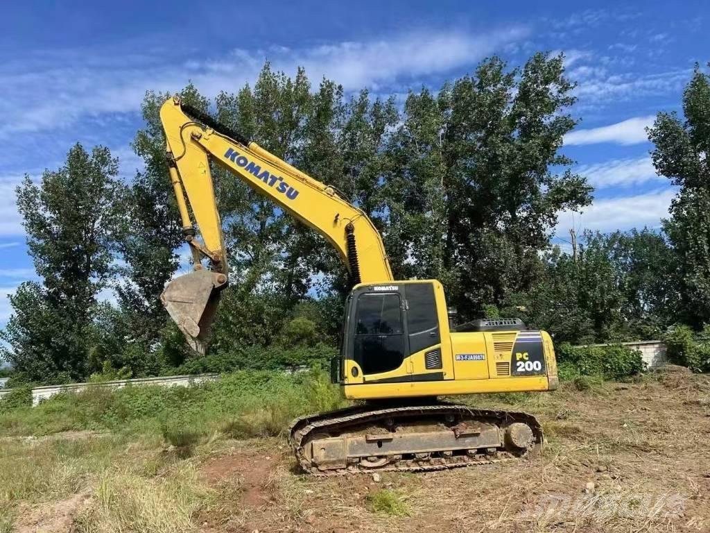 Komatsu PC 200 Kāpurķēžu ekskavatori