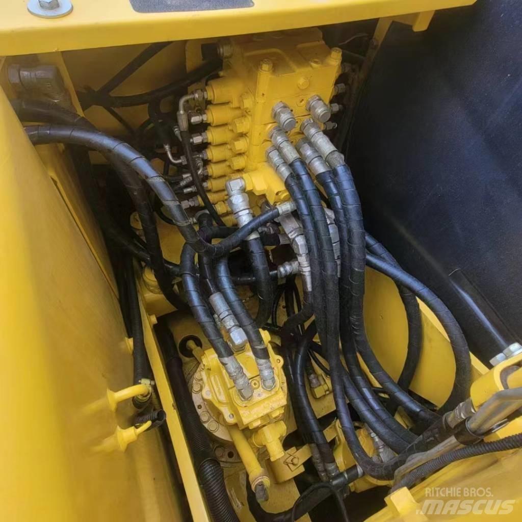 Komatsu PC 130 Kāpurķēžu ekskavatori
