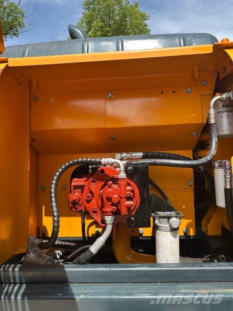 Hyundai HX220HD Vidēja lieluma ekskavatori 7 t - 12 t