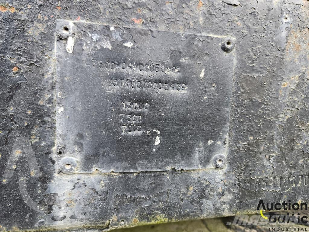 MAZ 857100 Tents puspiekabes