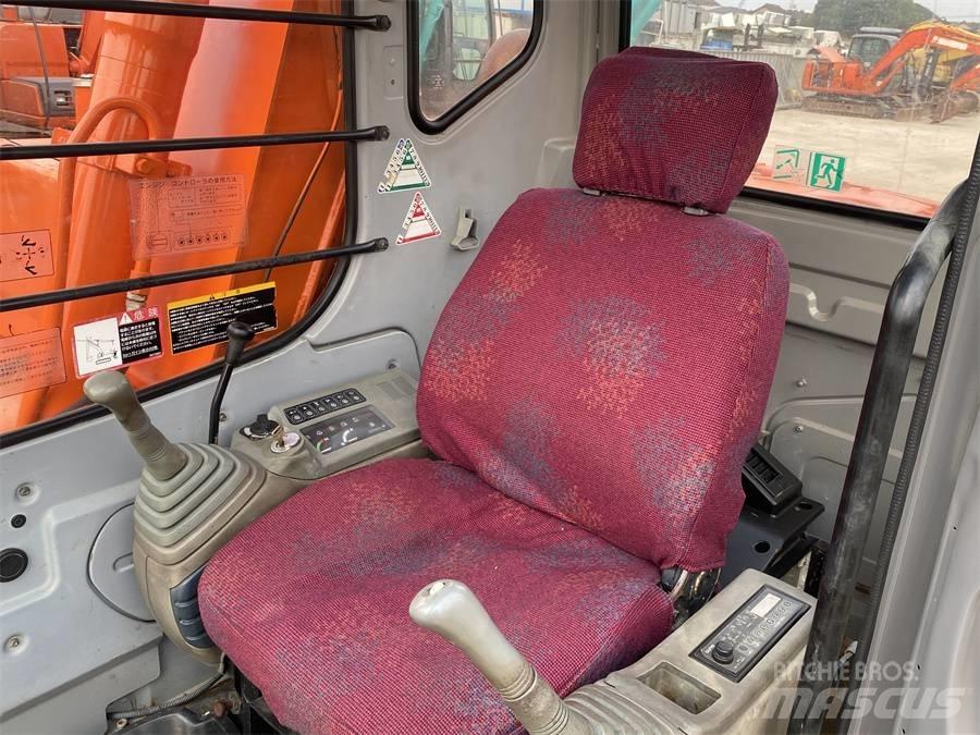 Hitachi EX60 Kāpurķēžu ekskavatori