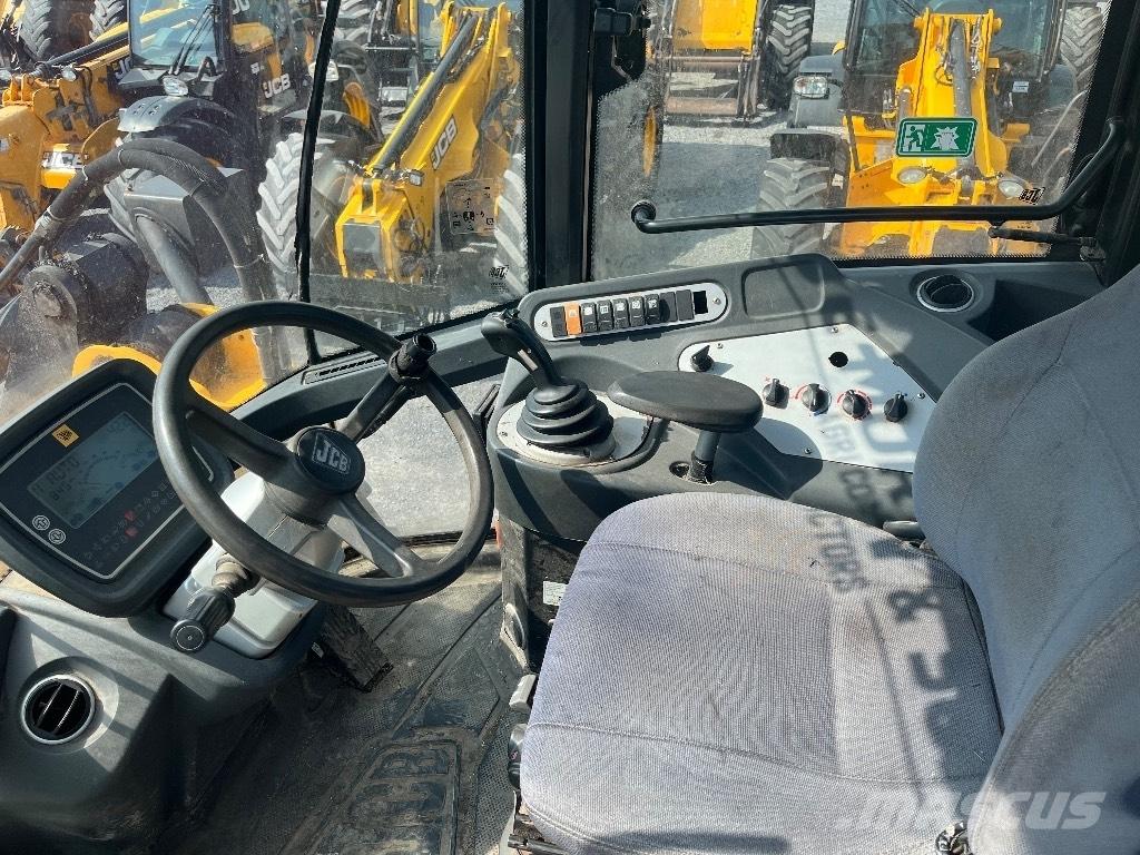 JCB 426 E Iekrāvēji uz riteņiem