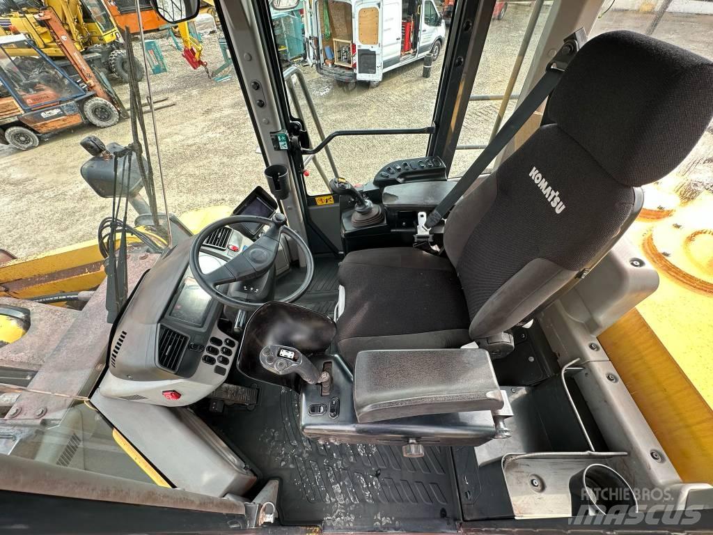 Komatsu WA 500-7 Iekrāvēji uz riteņiem