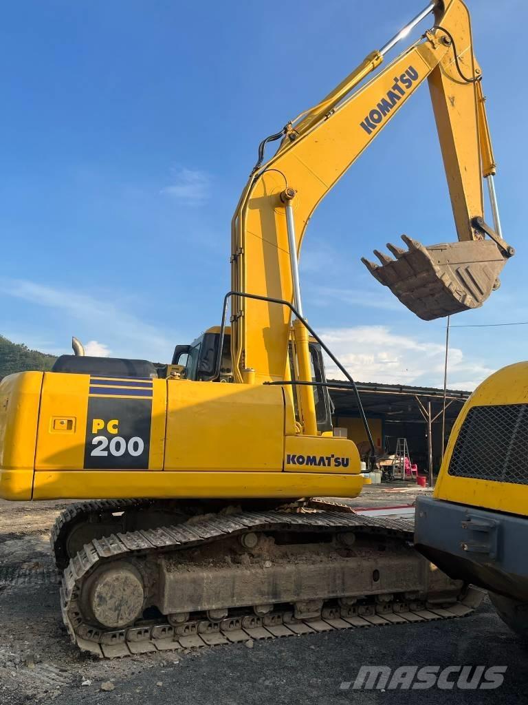 Komatsu PC 200-7 Kāpurķēžu ekskavatori
