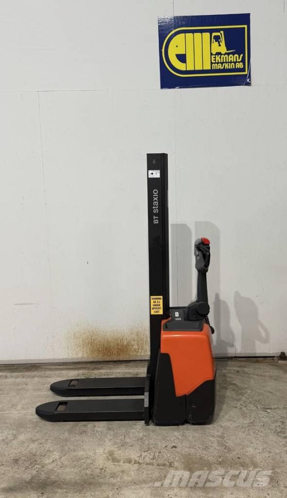 BT truck HWE 100 Zemie palešu pacēlāji