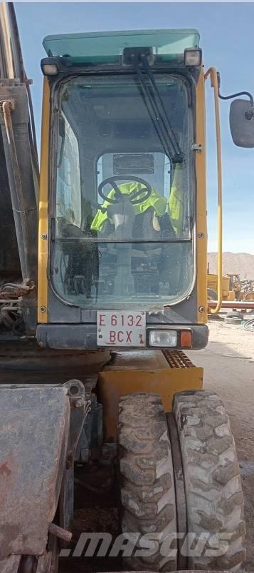 Volvo 180 Giratoria Ekskavatori uz riteņiem