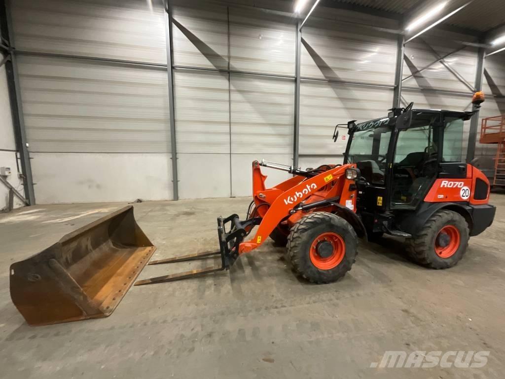 Kubota R 070 Iekrāvēji uz riteņiem