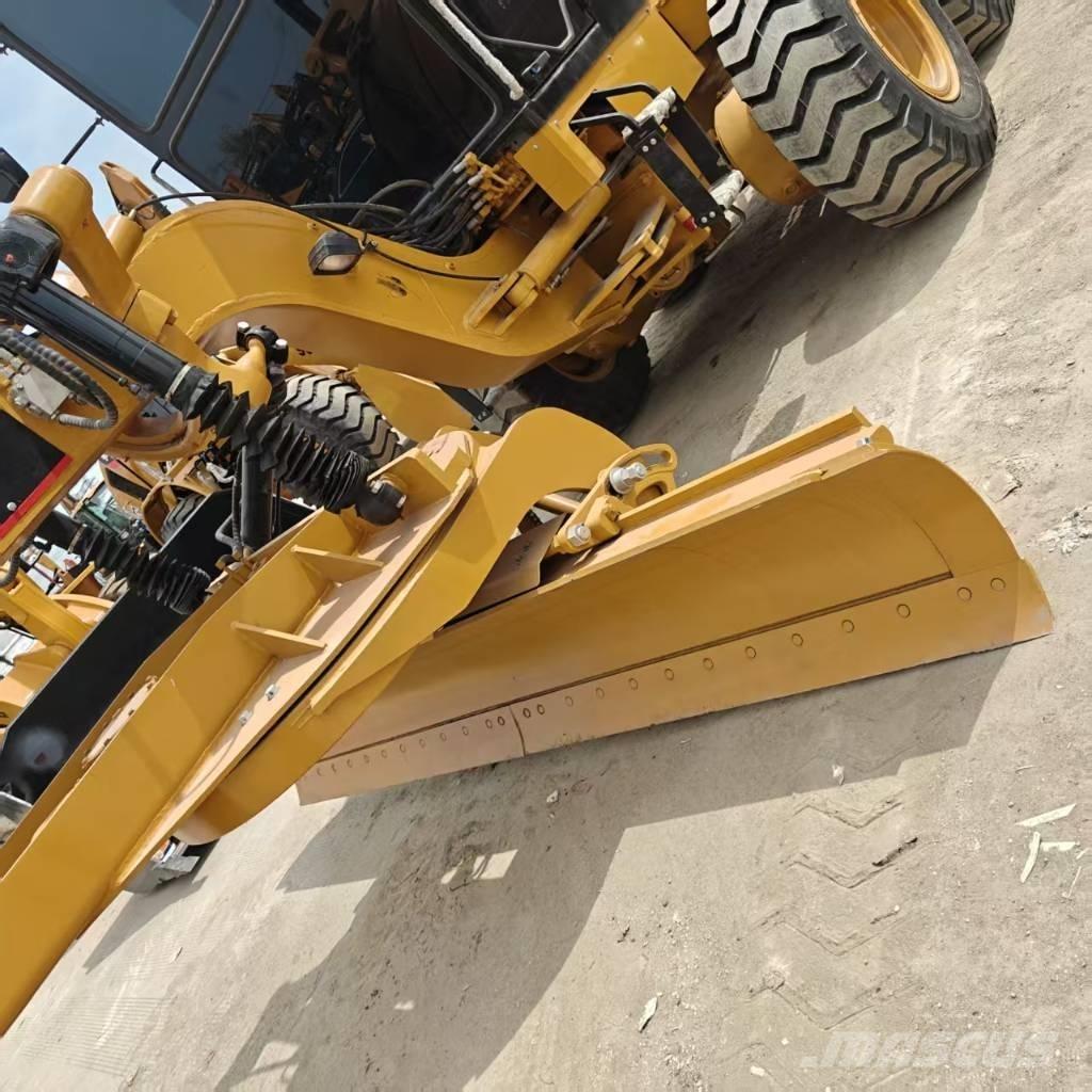CAT 140 H Kāpurķēžu ekskavatori