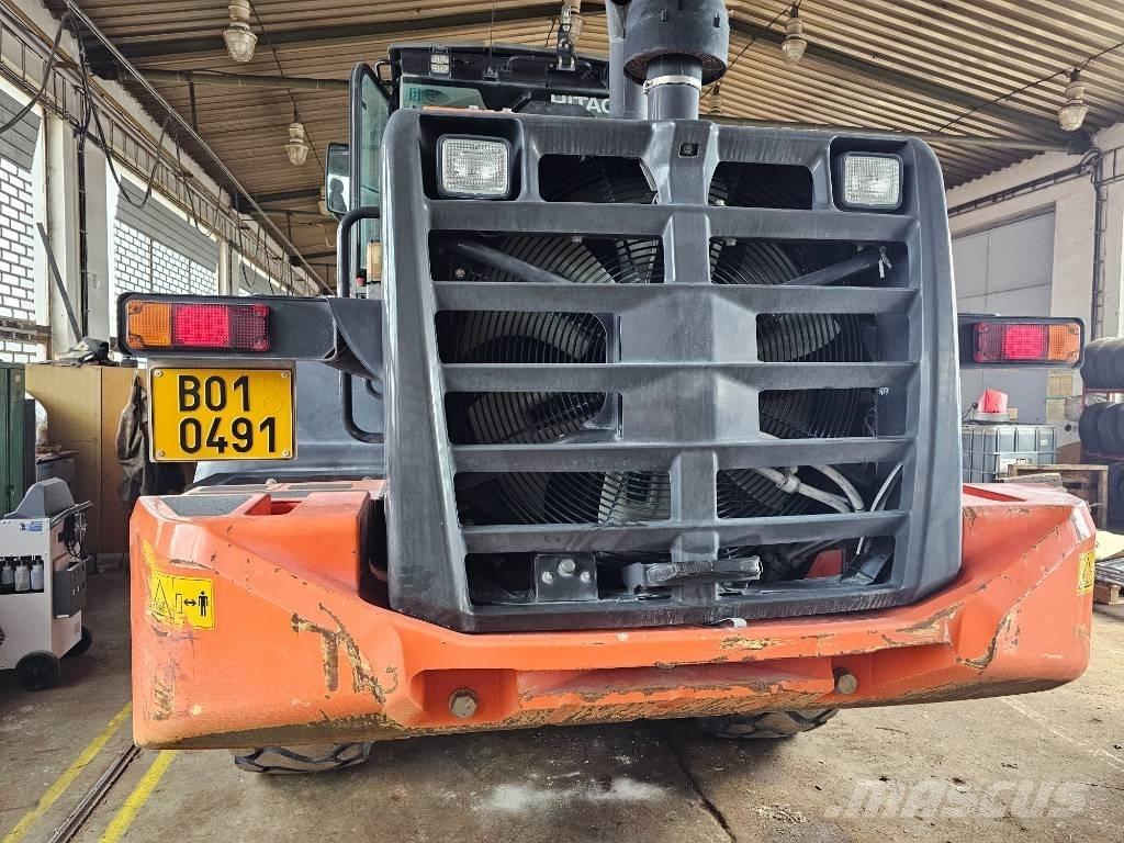 Hitachi ZW180-6 Iekrāvēji uz riteņiem