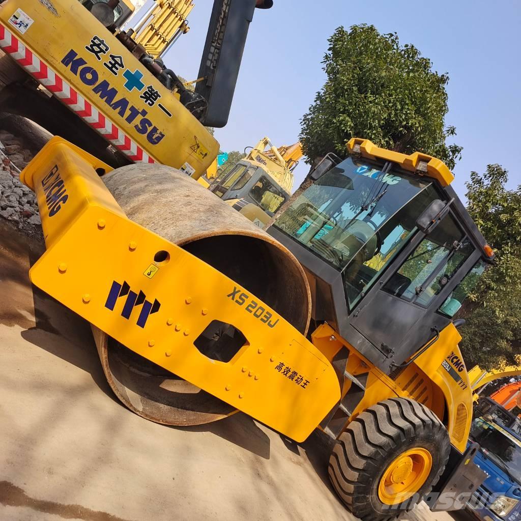 XCMG XS 202 J Vienvalča grunts veltņi