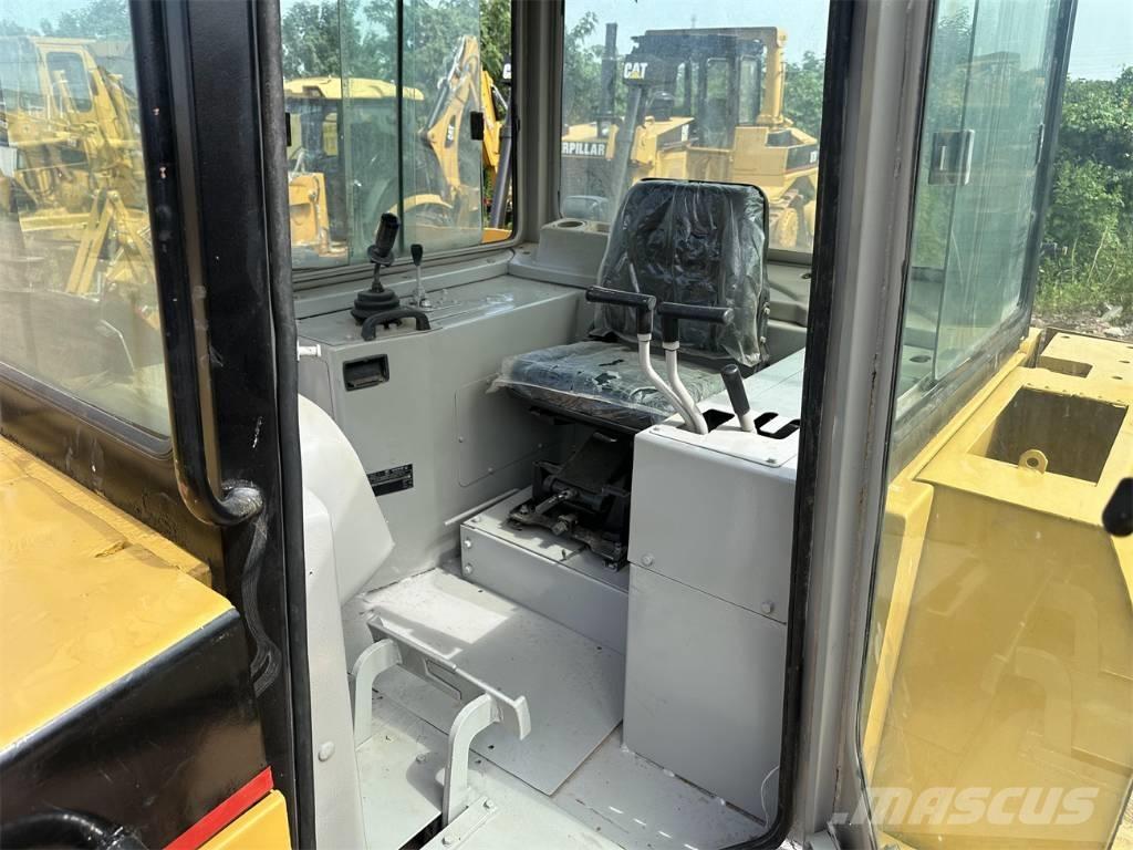 CAT D 6 G Kāpurķēžu buldozeri