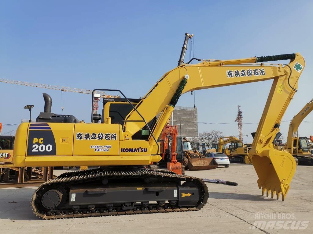 Komatsu PC 200-8 Vidēja lieluma ekskavatori 7 t - 12 t