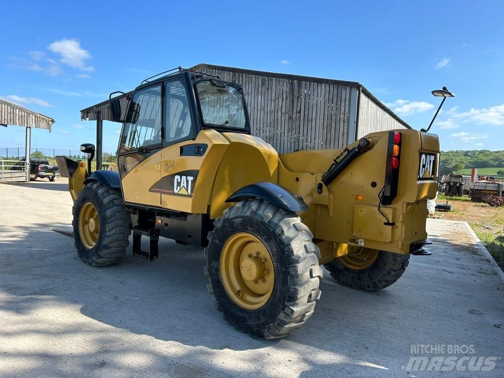 CAT TH 355 B Teleskopiskie manipulatori