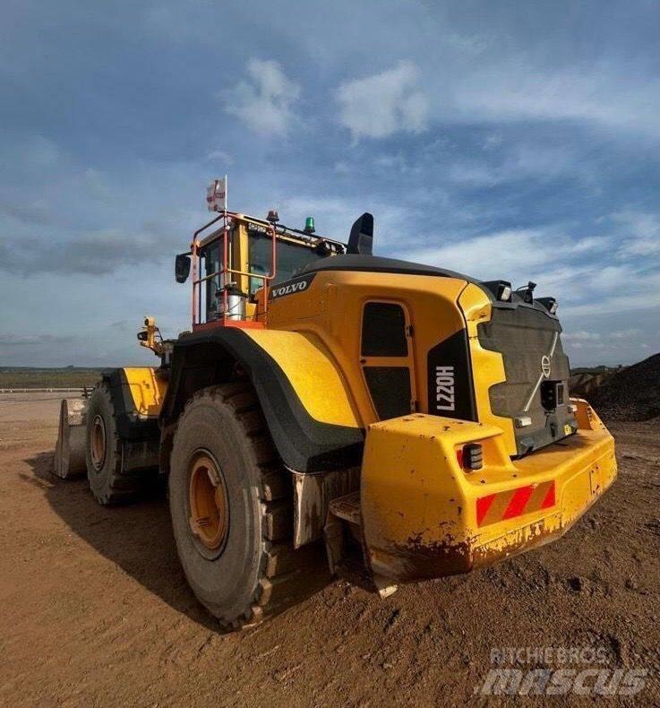 Volvo L 220 H Iekrāvēji uz riteņiem