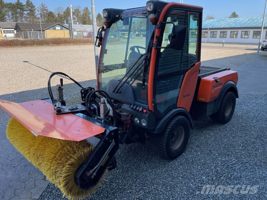 Holder B250 Kompaktie traktori