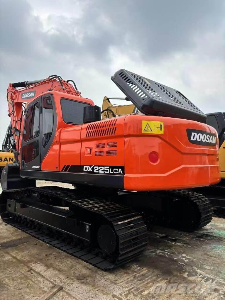 Doosan 225 LCA Kāpurķēžu ekskavatori