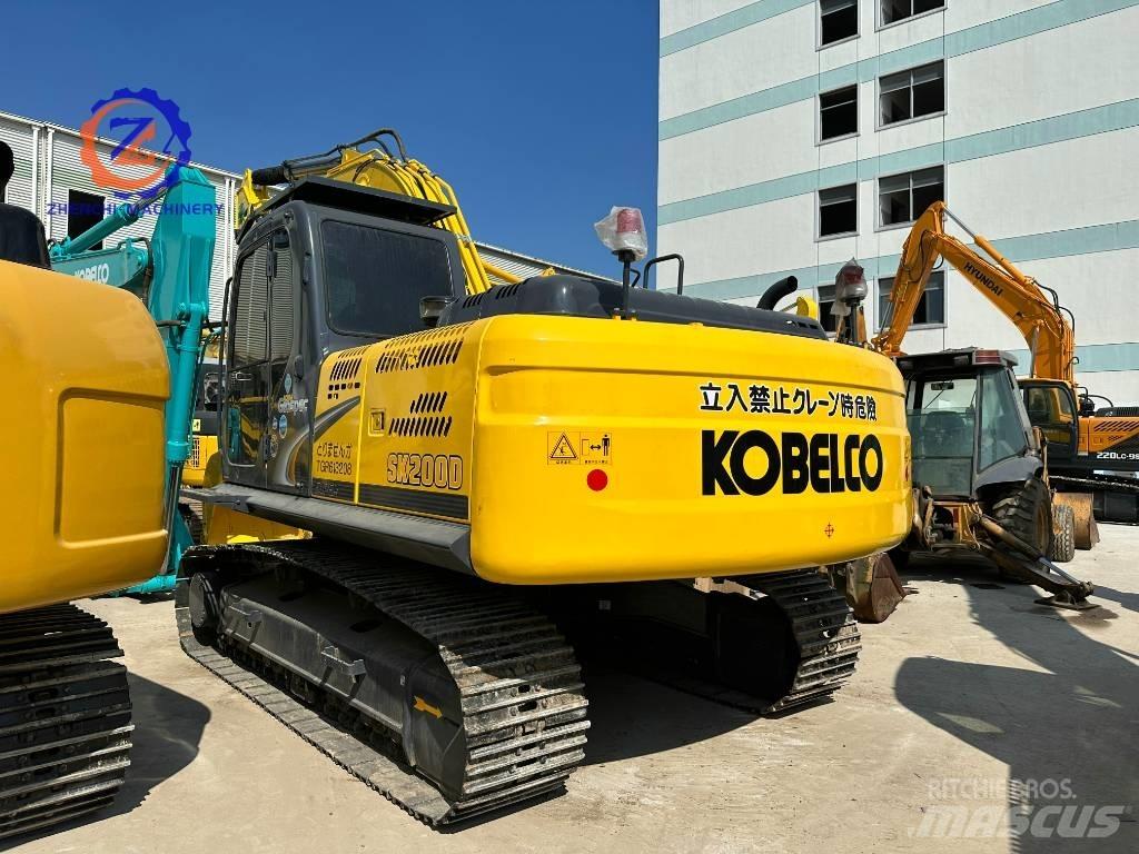 Kobelco SK 200 Kāpurķēžu ekskavatori