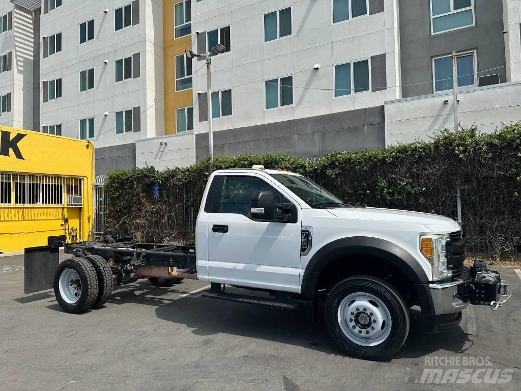 Ford F 550 Šasija ar kabīni