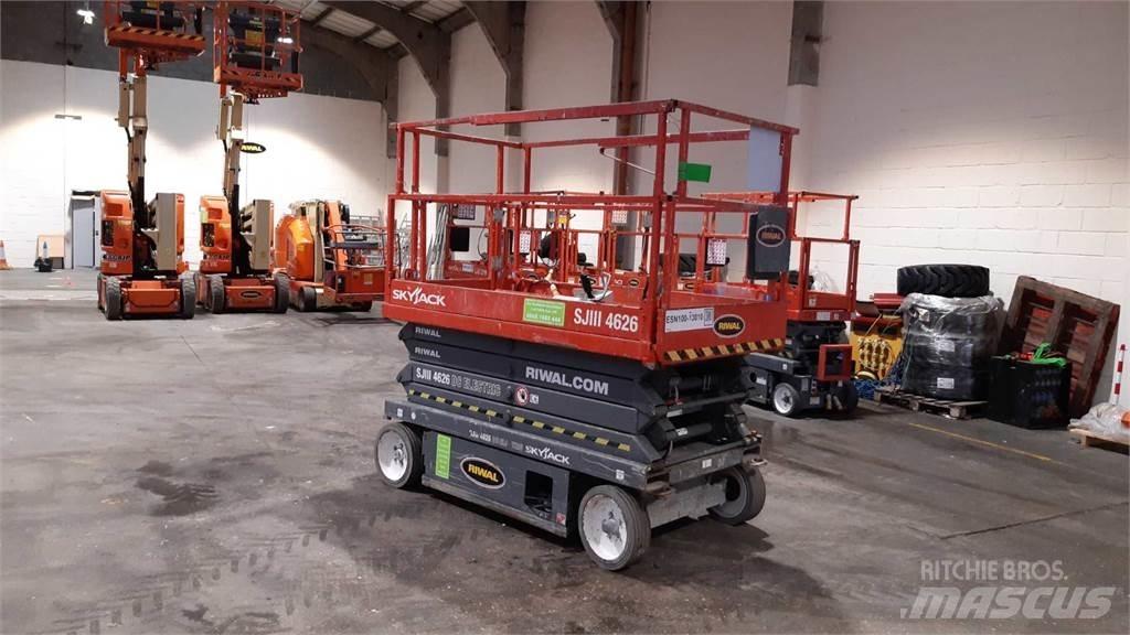 SkyJack SJIII4626 Šķerveida pacēlāji