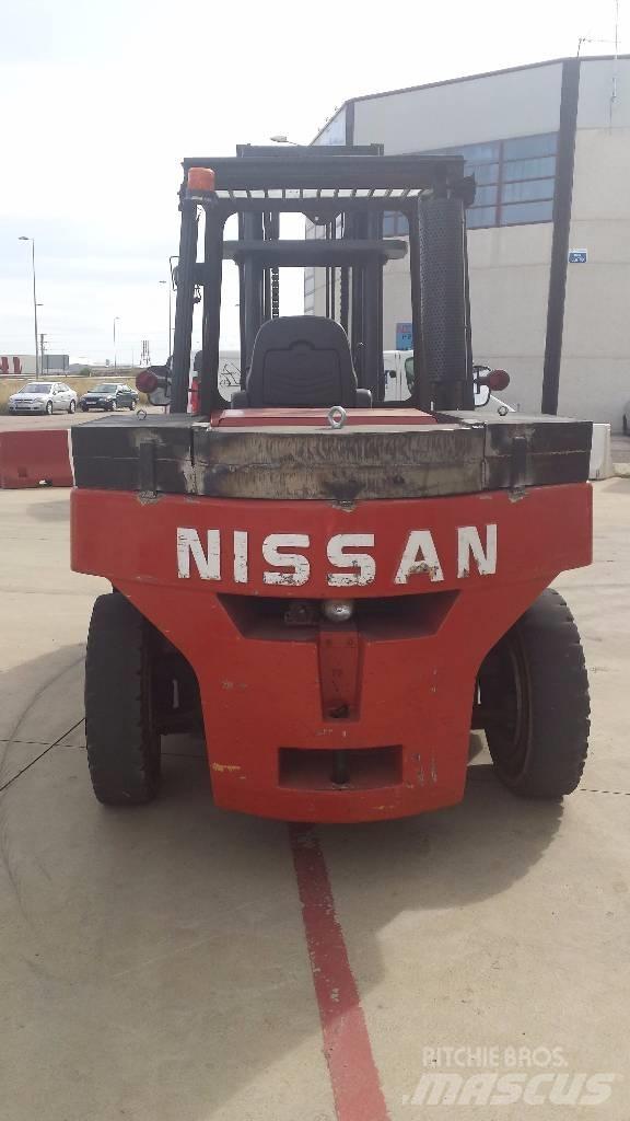 Nissan WF05H70U Tehnika ar dīzeļa dzinēju