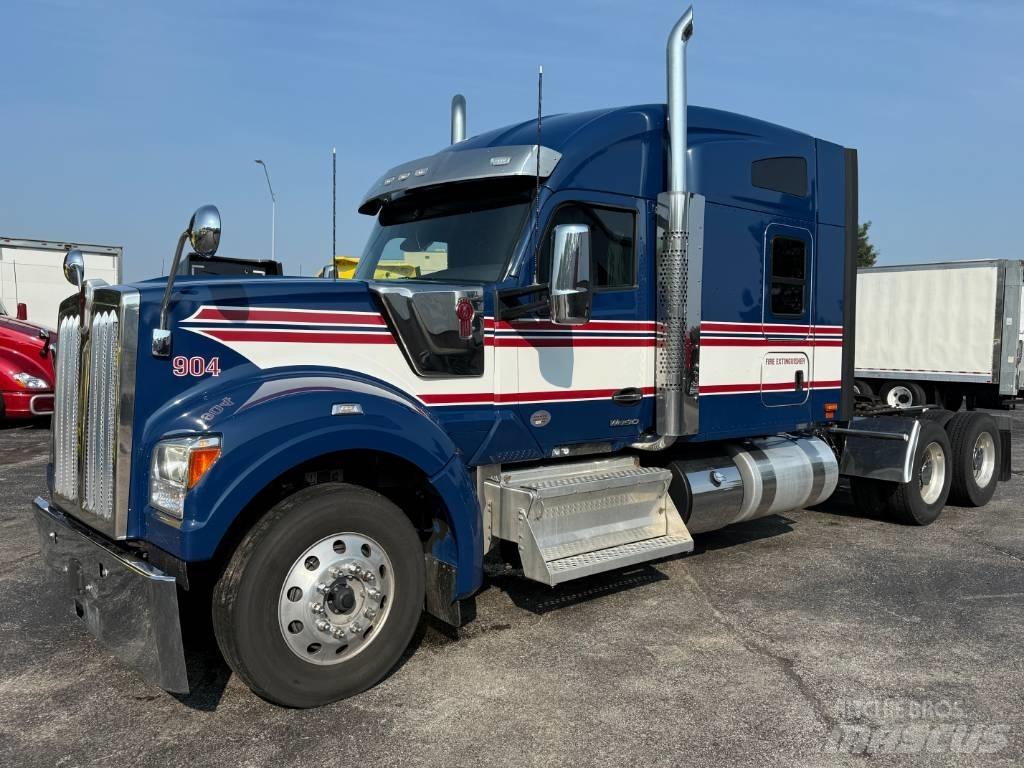 Kenworth W 990 Vilcēji