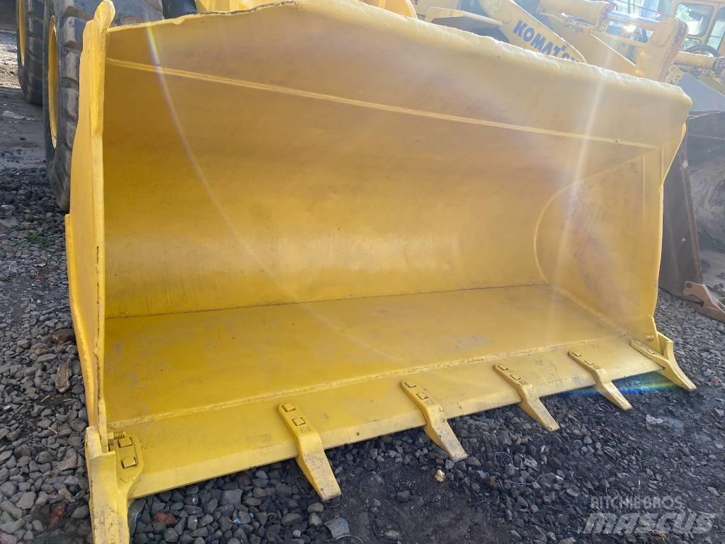 Komatsu WA 320-5 Iekrāvēji uz riteņiem