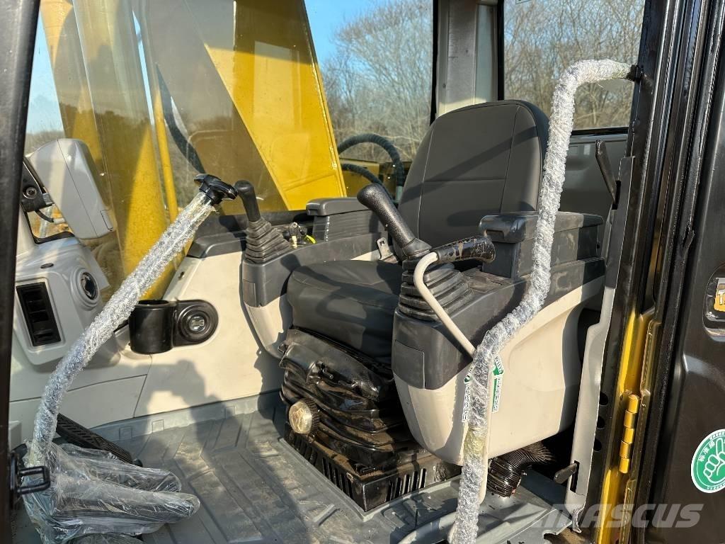 CAT 320 C L Amfībijas tipa ekskavatori
