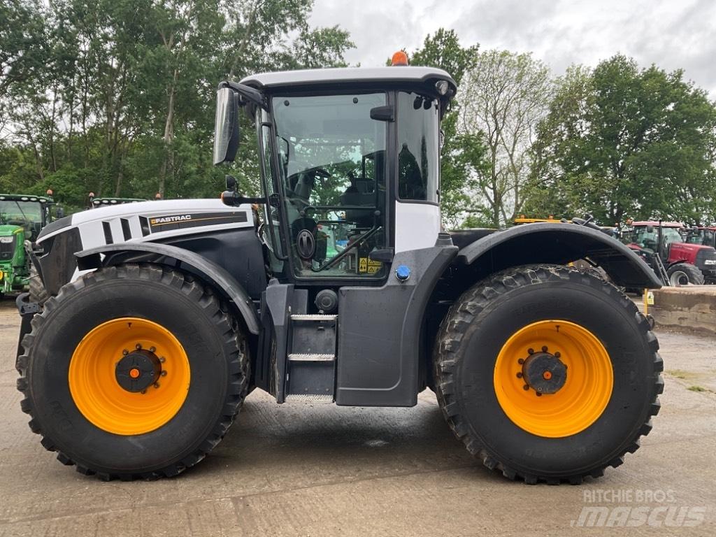 JCB Fastrac 4220 Traktori