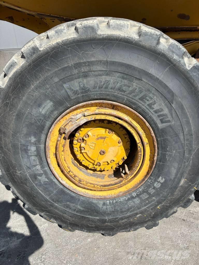 CAT 745 C Artikulētie pašizgāzēji