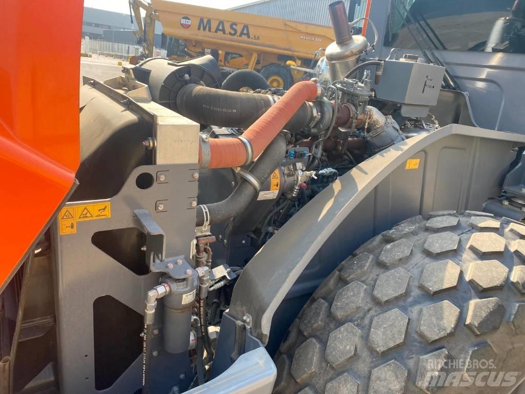 Hamm hc110 i Vienvalča grunts veltņi