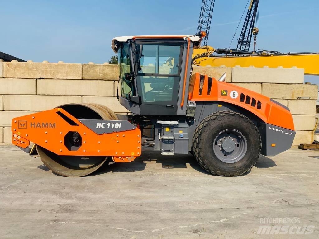 Hamm hc110 i Vienvalča grunts veltņi