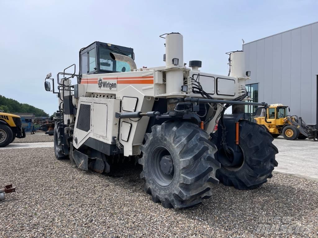 Wirtgen WR2500 Asfalta savācējs