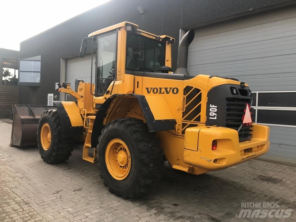 Volvo L90F Iekrāvēji uz riteņiem