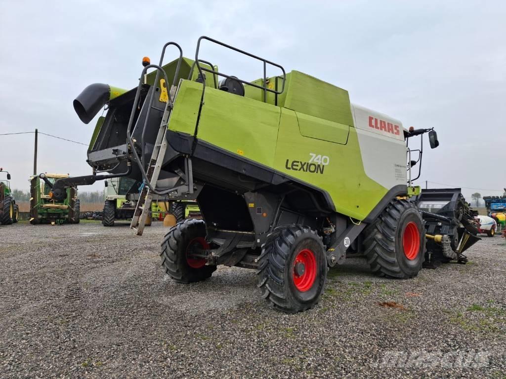 CLAAS Lexion 740 Ražas novākšanas kombaini