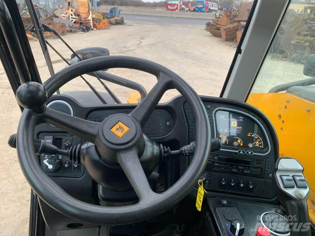 JCB 525-60 HI VIZ Lauksaimniecības pacēlāji
