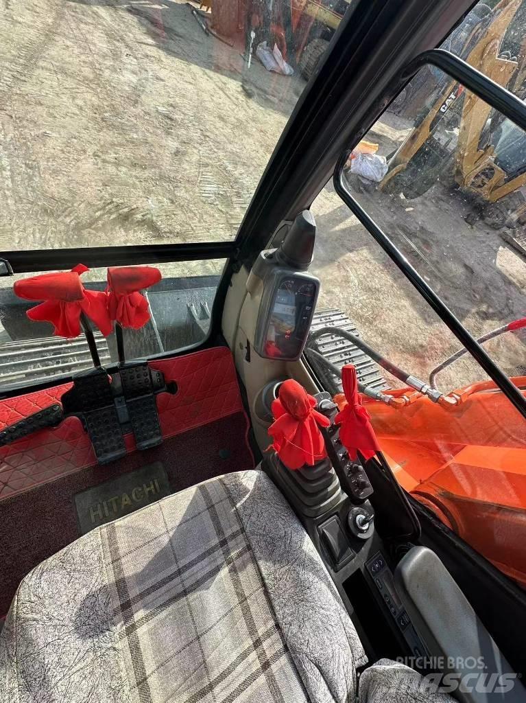 Hitachi ZX 70 Kāpurķēžu ekskavatori