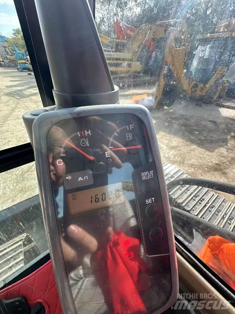 Hitachi ZX 70 Kāpurķēžu ekskavatori