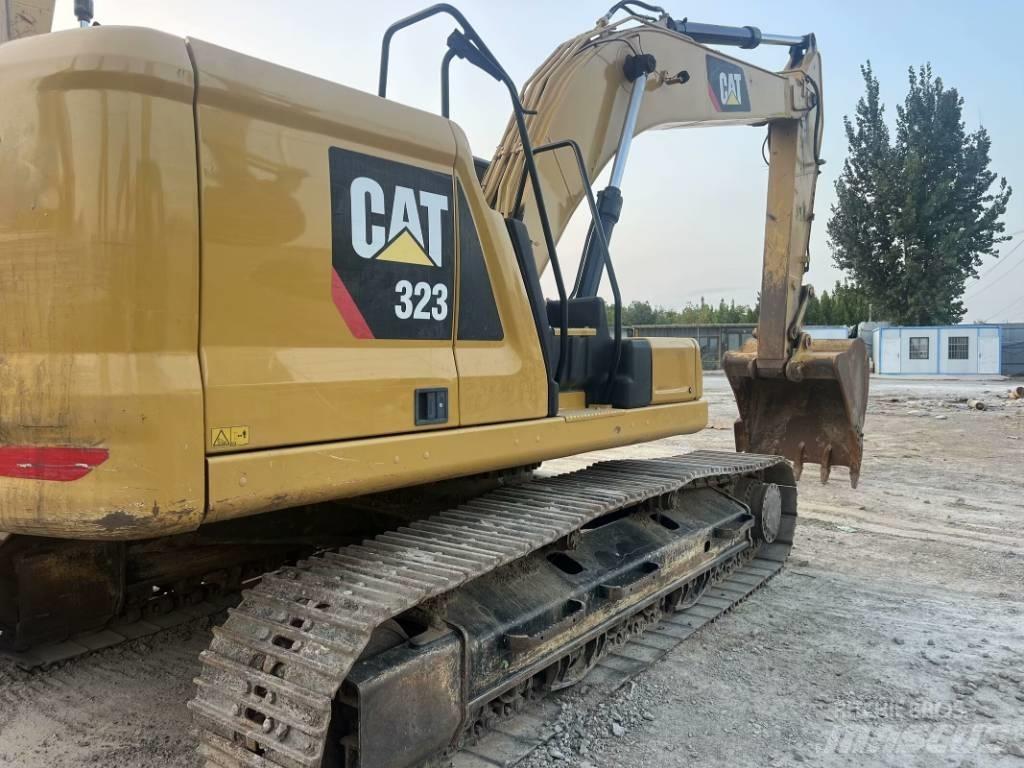 CAT 323 GC Kāpurķēžu ekskavatori