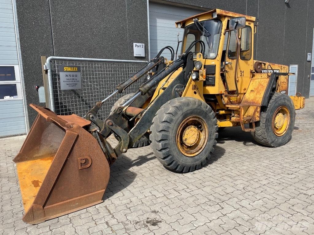 Volvo 4300 Iekrāvēji uz riteņiem