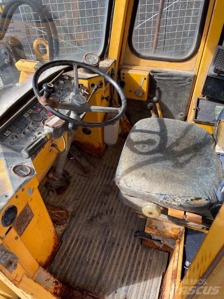 Volvo 4300 Iekrāvēji uz riteņiem