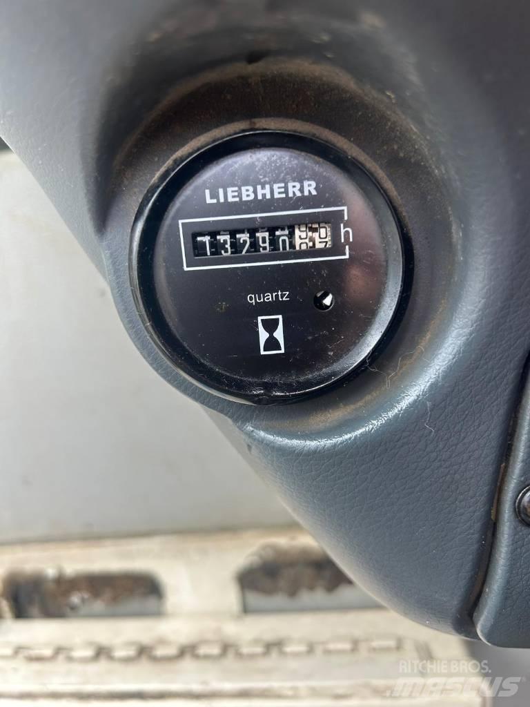 Liebherr 314 Ekskavatori uz riteņiem