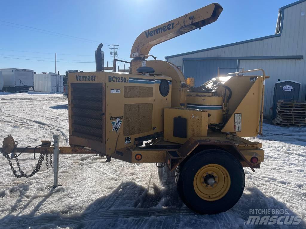 Vermeer BC1250A Koksnes šķeldotāji