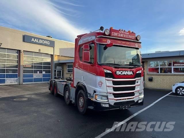 Scania R 500 Treileri ar āķi