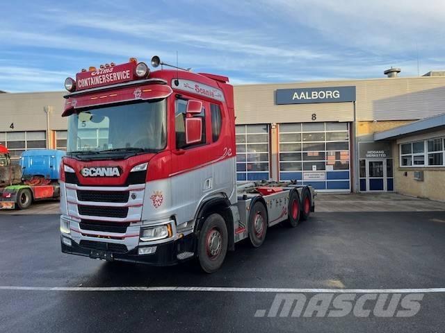 Scania R 500 Treileri ar āķi