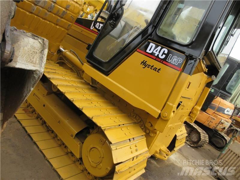 CAT D 4 C Kāpurķēžu buldozeri