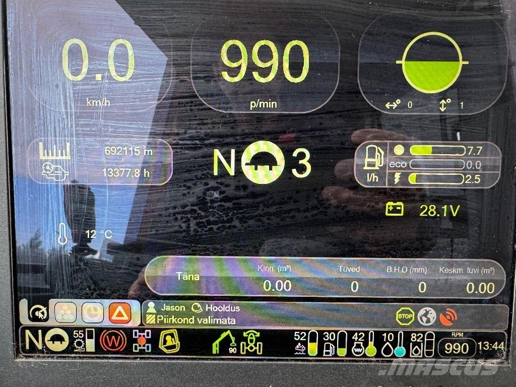 Komatsu 911 Harvesteri