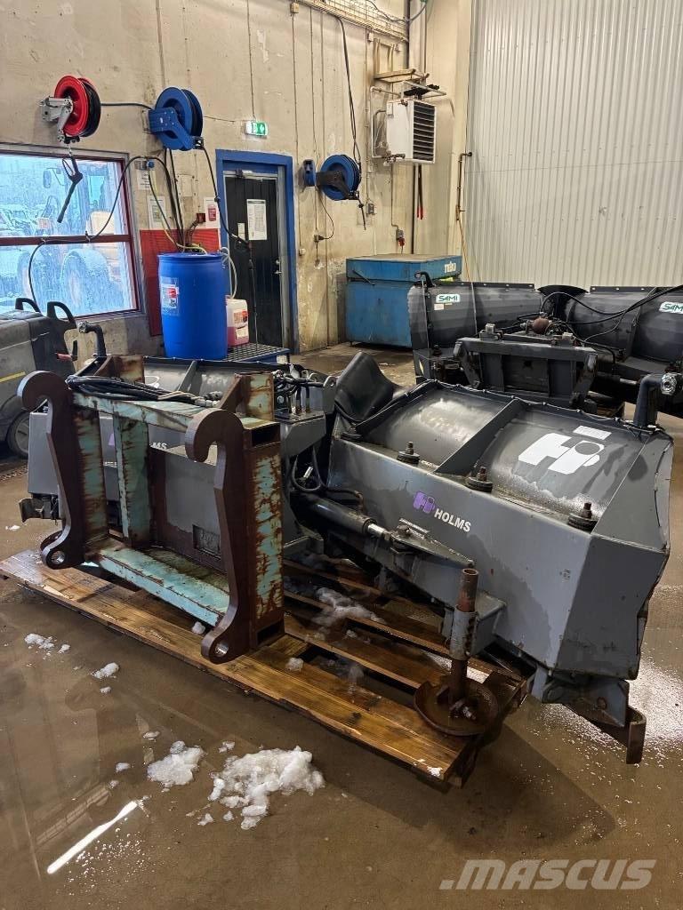 Holms KHV 320 Sniega traktori