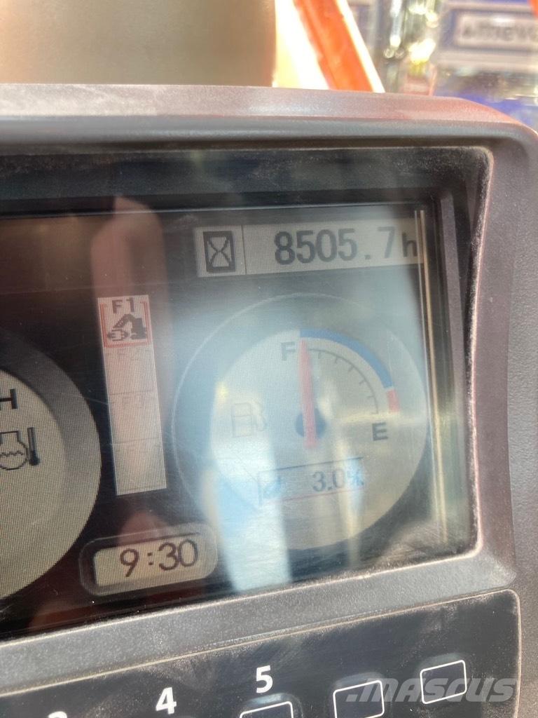 Hitachi ZX 240 Kāpurķēžu ekskavatori