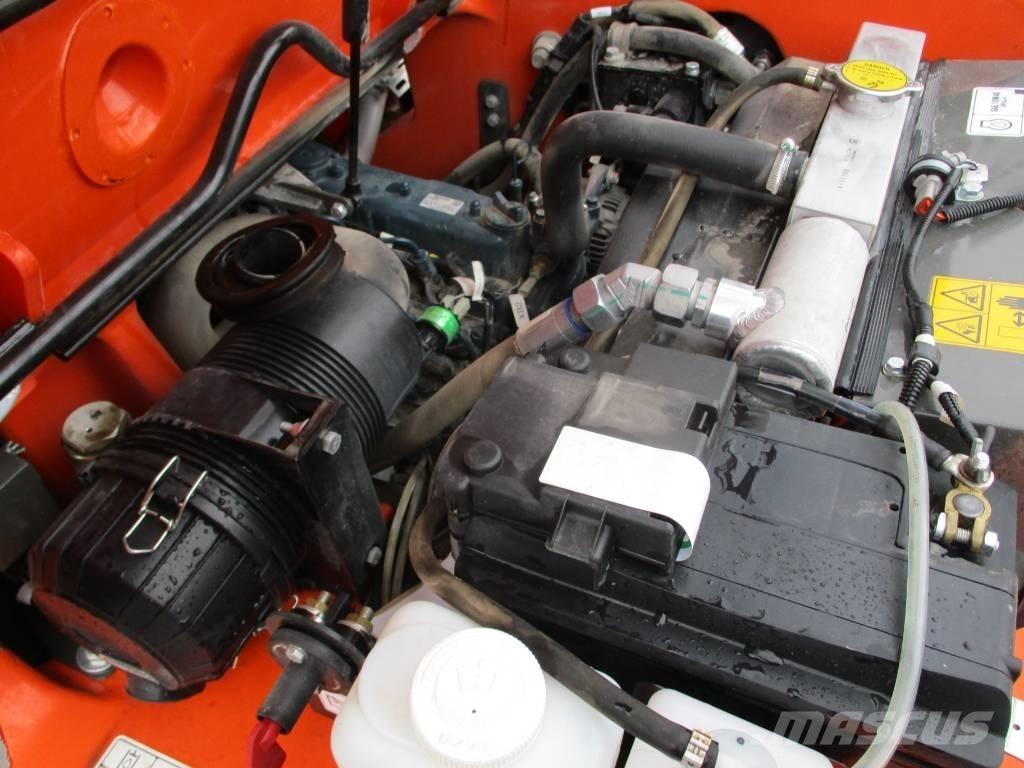 Ausa T144 HX4 (099) Teleskopiskie manipulatori